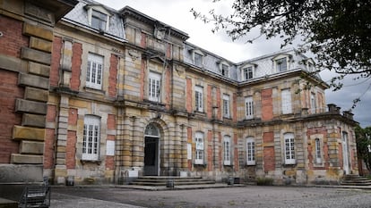El hospital San Juan De Dios, en el centro de Bogotá, fue sede de los laboratorios de la Fundación Instituto de Inmunología hasta 2001.