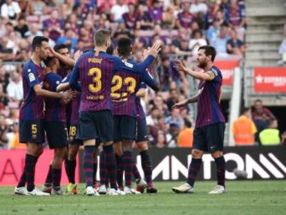 Los azulgrana alcanzan el liderato con un festival de goles ante un generoso Huesca