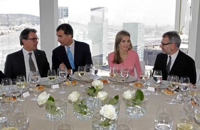 Artur Mas, Felipe VI, Doña Letizia y Marc Puig, en la inauguración de la sede corporativa de la firma Puig el pasado mes de abril.