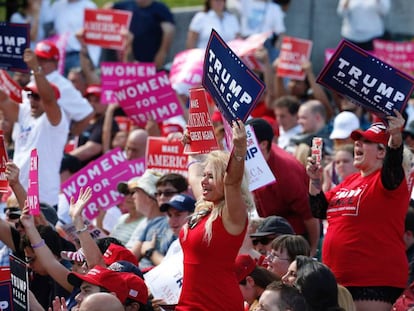 Seguidores de Trump em um ato nesta quarta-feira, em Miami (Flórida).