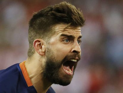 Piqu&eacute;, durante la final de Copa ante el Sevilla.