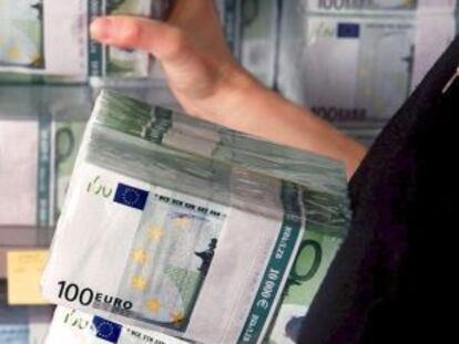 En la imagen, unos billetes de euro.