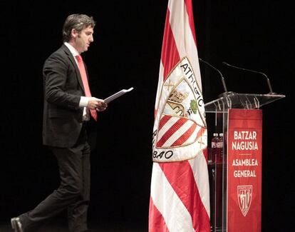 El presidente del Athletic, durante la asamblea general ordinaria del club.