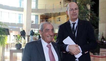Juan José Hidalgo, presidente de Globalia, junto a su homólogo de Renfe, Pablo Vázquez.