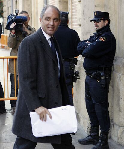 Francisco Camps, a su llegada ayer a la sede del Tribunal Superior de Justicia.