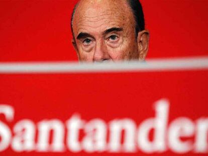 Emilio Botín, presidente del grupo Santander, durante la presentación de resultados de 2010 en Madrid.