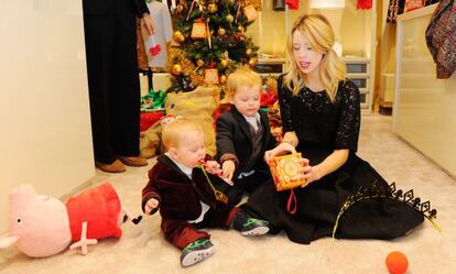 Peaches Geldof, en la navidad de 2013, con sus hijos Phaedra y Astala.