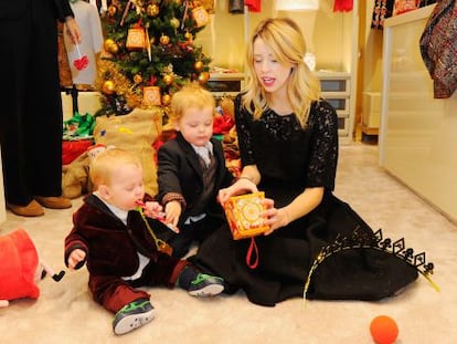 Peaches Geldof, en la navidad de 2013, con sus hijos Phaedra y Astala.