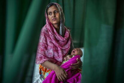 Rajiya nació en marzo de 2019 en Save the Children Camp 21, ubicado en el campo de refugiados de Kutupalong cerca de Cox‘s Bazar, en Bangladés. Rajiya pasó los primeros diez días de su vida en el hospital ya que su madre tenía hemorragias graves. La madre de Rajiya, Jannat Khatun (de 20 años), lleva en Cox‘s Bazar desde hace aproximadamente un año, cuando huyó de Myanmar por culpa de la violencia contra los rohingya, la minoría étnica a la que pertenece.
