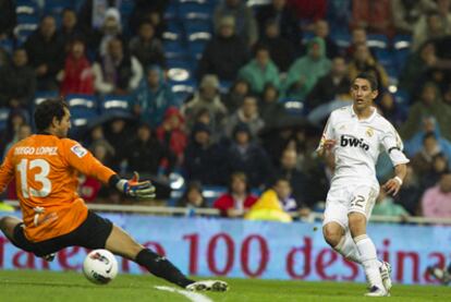 Di María marca el tercer gol del Madrid frente al Villarreal.