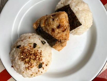 Onigiri (bolas de arroz rellenas japonesas)