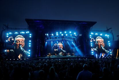 Las tres pantallas gigantes del concierto de Bruce Springsteen.