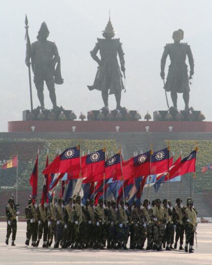 Desfile de las Fuerzas Armadas en  Nay Pyi Taw.