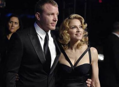 La cantante Madonna y su esposo Guy Ritchie.