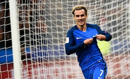 Griezmann celebra el gol ante Bielorrusia con el que ayud&oacute; a Francia a clasificarse para el Mundial 2018.