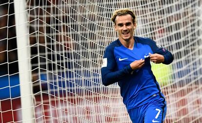 Griezmann celebra el gol ante Bielorrusia con el que ayud&oacute; a Francia a clasificarse para el Mundial 2018.