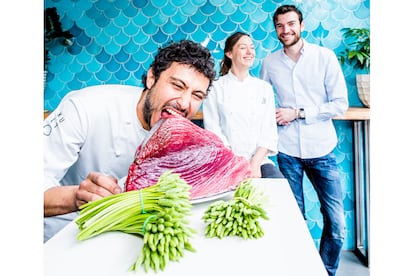 José Fuentes (izquierda), Laura López y Gonzalo Bosque, de KultO.