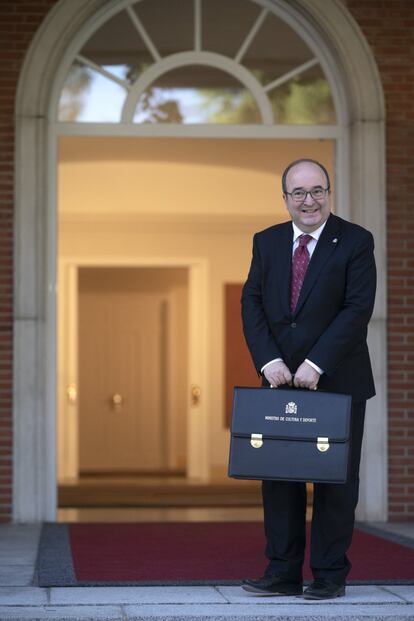 El nuevo ministro de Cultura y Deporte, Miquel Iceta, llega al Palacio de la Moncloa.