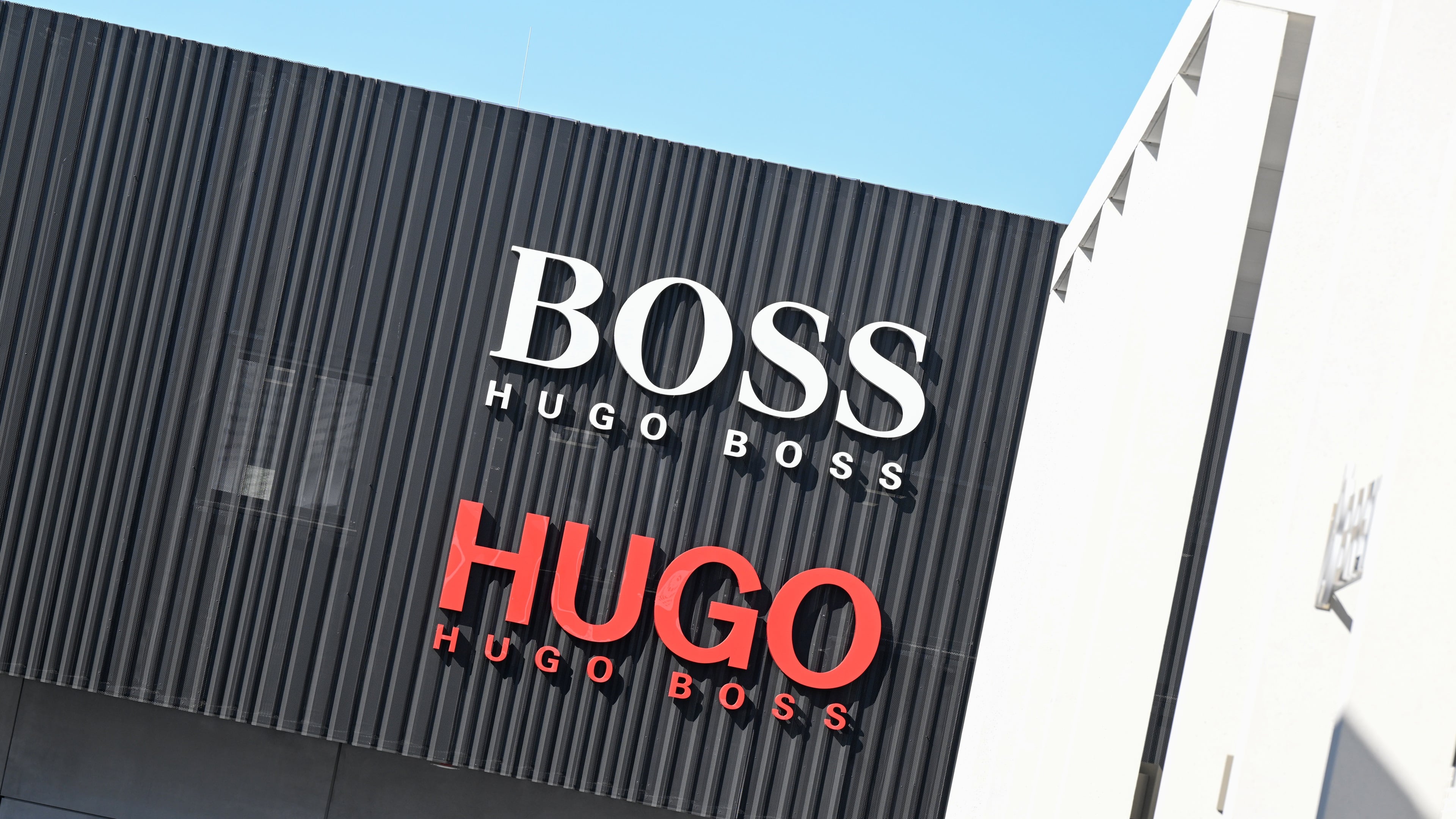 Frasers aumenta su participación en Hugo Boss al 48%