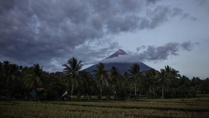 El majestuoso volcán Mayón es una de las muchas amenazas naturales de la provincia de Albay.