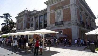 Colas para entrar al Museo del Prado. / ÁLVARO GARCÍA 