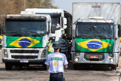 Protesto de caminhoneiros na Esplanada, em Brasília, neste 9 de setembro.