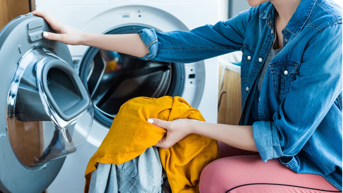 Dile adiós al detergente líquido: el invento español biodegradable que está revolucionando la colada