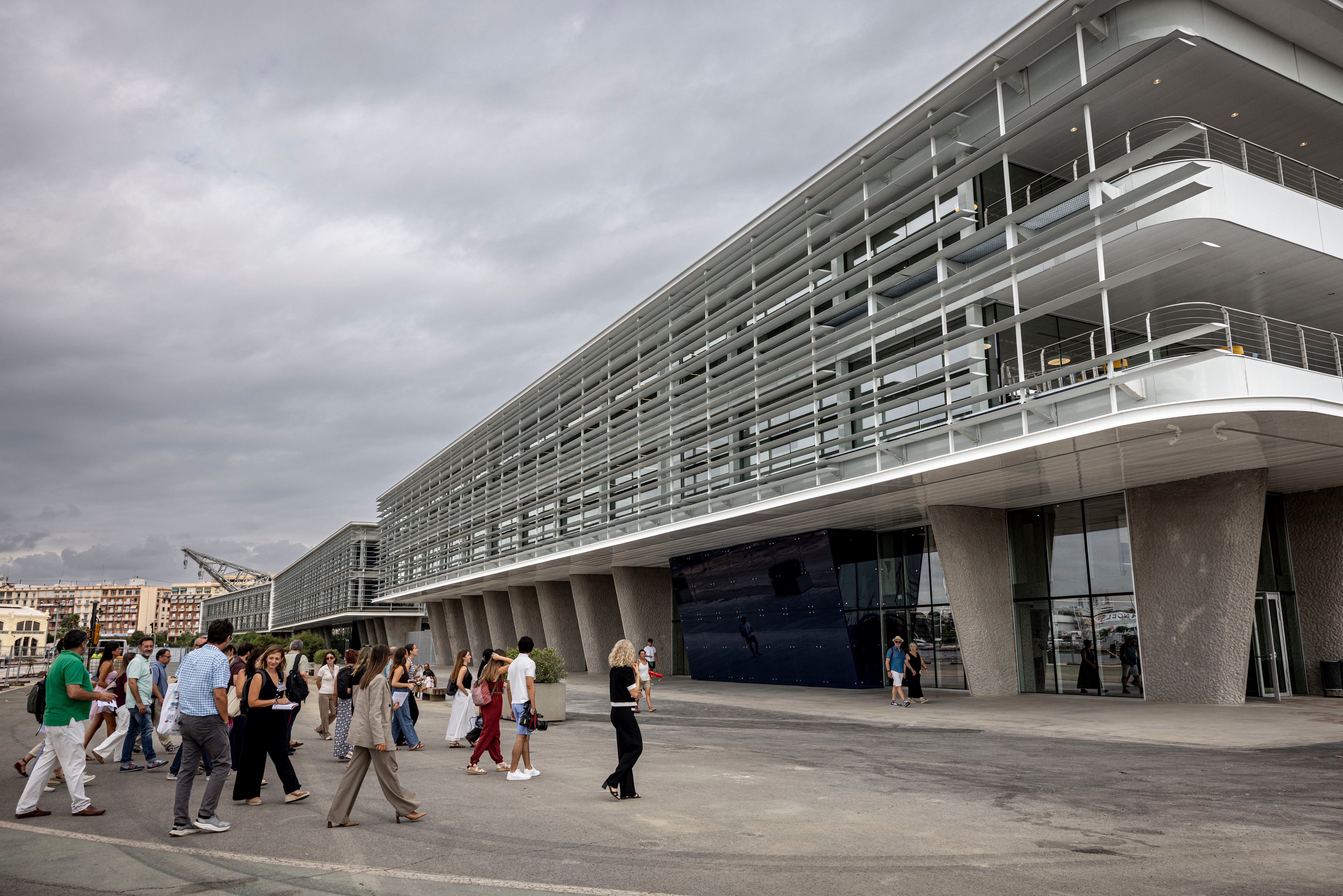 El tercer edificio que se ha sumado a Marina de Empresas, en el dársena del Puerto de Valencia.