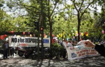 Concentración frente a la sede de Banco Mare Nostrum (BMN) en Madrid, para protestar por el ERE que quiere aplicar la entidad para despedir a cerca de 1.000 personas.