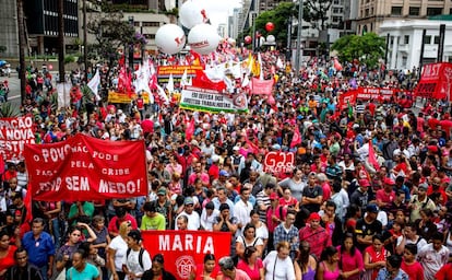 Manifesta&ccedil;&atilde;o anti-impeachment em S&atilde;o Paulo.