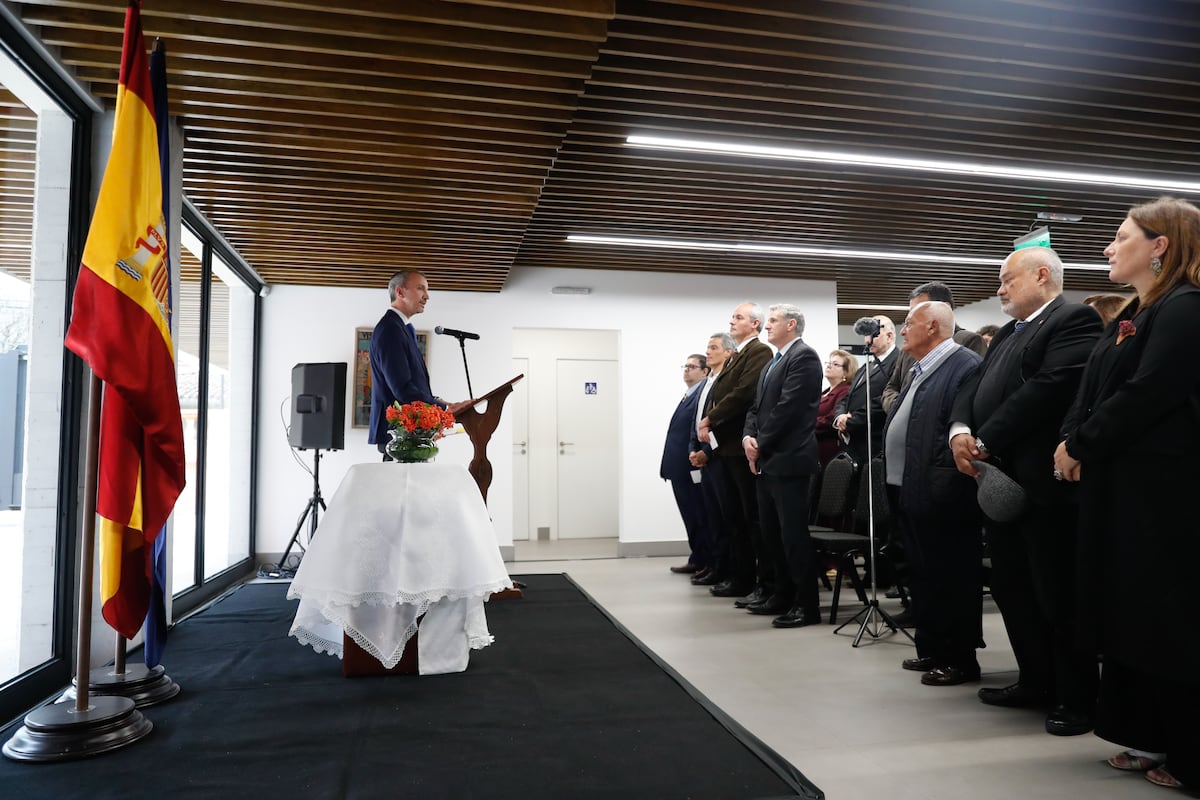 La avalancha de peticiones en los últimos meses de vigencia de la Ley de Memoria Democrática atasca la red consular