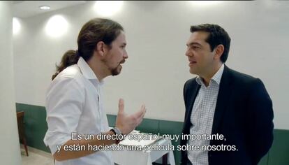Pablo Iglesias con el primer ministro griego, Alexis Tsipras, en el documental de Fernando León de Aranoa.