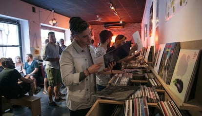 La &#039;pop up store&#039; de la firma de m&uacute;sica electr&oacute;nica Kompakt.