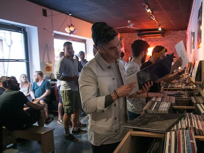 La &#039;pop up store&#039; de la firma de m&uacute;sica electr&oacute;nica Kompakt.