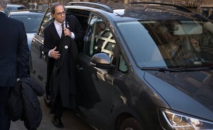 Quim Torra, entra a su vehiculo tras la ofrenda floral a la tumba del expresidente catalan Francesc Macia, en 2018.