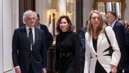 El presidente de CEIM, Miguel Garrido de la Cierva; la presidenta de la Comunidad de Madrid, Isabel Díaz Ayuso (en el centro) y la presidenta de CEOE Valladolid y candidata a la Presidencia de Cepyme, Ángela de Miguel.