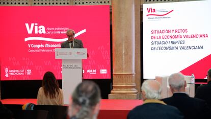 El director del Ivie, Francisco Pérez, en la presentación de la jornada del V Congreso de Economía Valenciana de este lunes en Valencia.