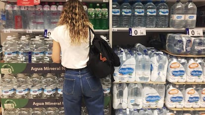 Plastic water bottles in a Madrid supermarket.