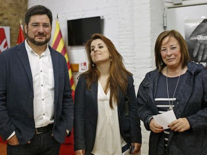 Ignacio Blanco, Esther L&oacute;pez Barcel&oacute; y Marga Sanz, en la sede de Esquerra Unida. 