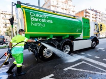 Barcelona estrena flota de limpieza 100% eléctrica