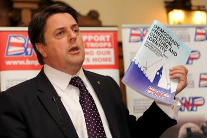El líder del Partido Nacionalista Británico, Nick Griffin, en un acto de campaña en Staffordshire.