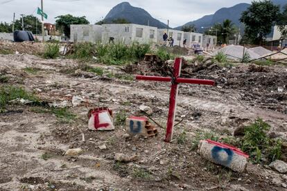 Una de las obras que componen el llamado Museo de las Remociones, iniciativa que busca homenajear a todas las favelas de Rio implicadas en esta lucha por sobrevivir. Todas las obras están hechas con escombros de lo que un día fue esta comunidad. 