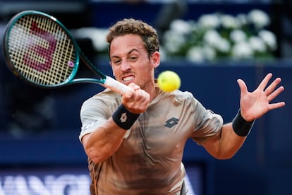 Carballés, durante el partido del jueves contra Tsitsipas en el RCTB.