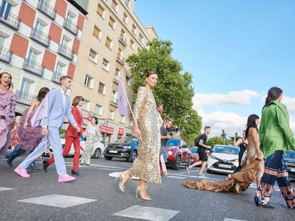 Las calles como pasarela en el acto inaugural de Madrid es Moda, el 8 de septiembre de 2022.