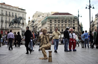 Ahora quien ocupa la Puerta del Sol son los artistas callejeros.