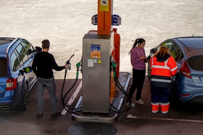 Por qué la guerra en Irán dispara el precio del diésel por encima de la gasolina