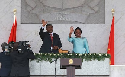 El presidente de Angola, Joao Lourenco y su mujer, Ana Dias de Lourenco en la ceremonia de investidura este martes.