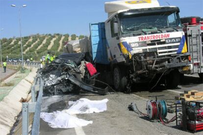 Accidente en Luque, Córdoba, en el que han muerto cuatro personas.