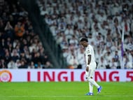 Vinicius Junior es sustituido contra el Sevilla con pitos en las gradas.