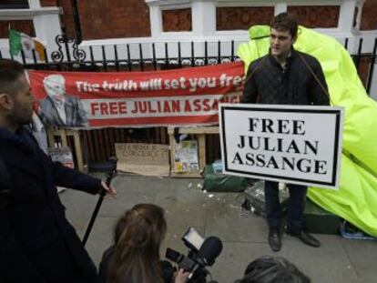 El Kremlin reclama que se garanticen  todos los derechos  del cofundador de WikiLeaks, detenido en Londres